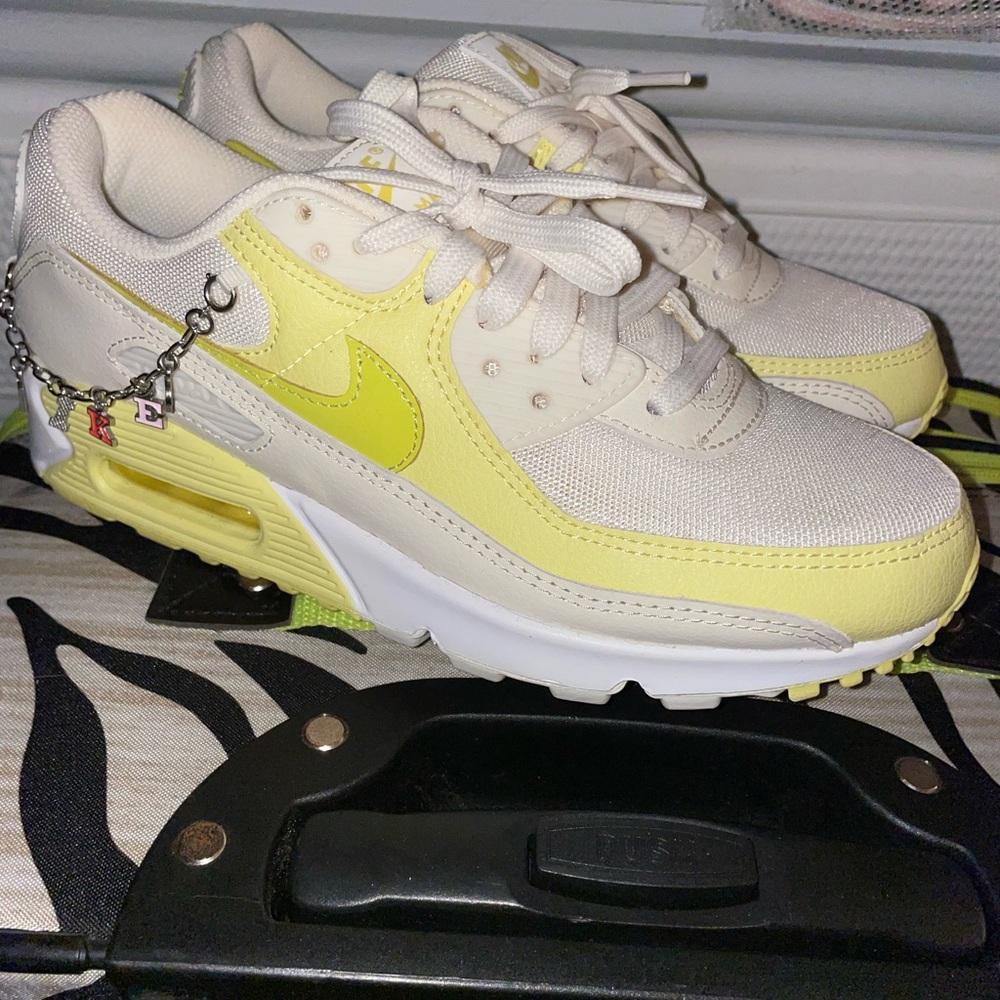 Wmns Air Max 90 SE 'Princess Charming'